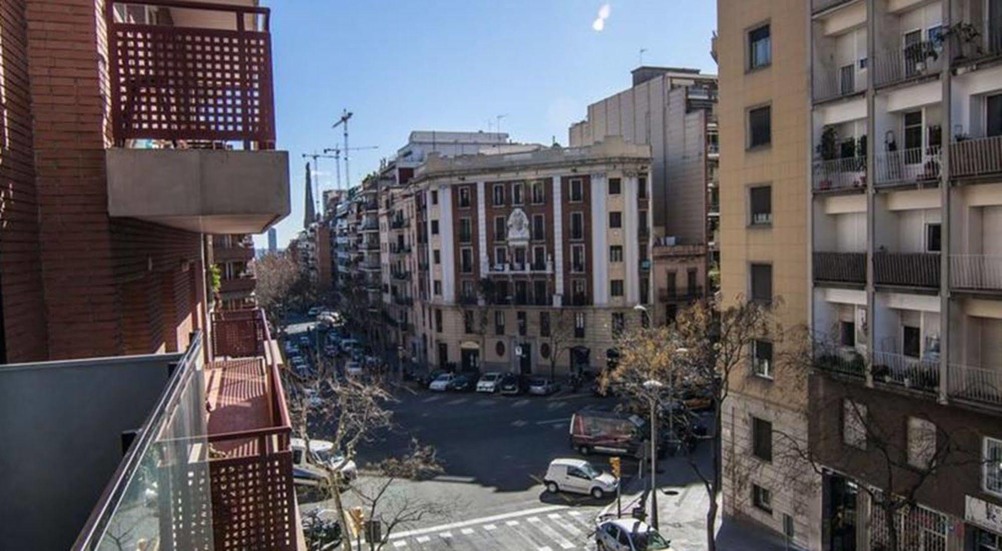 Mh Apartments Sant Pau Barcelona Exteriör bild