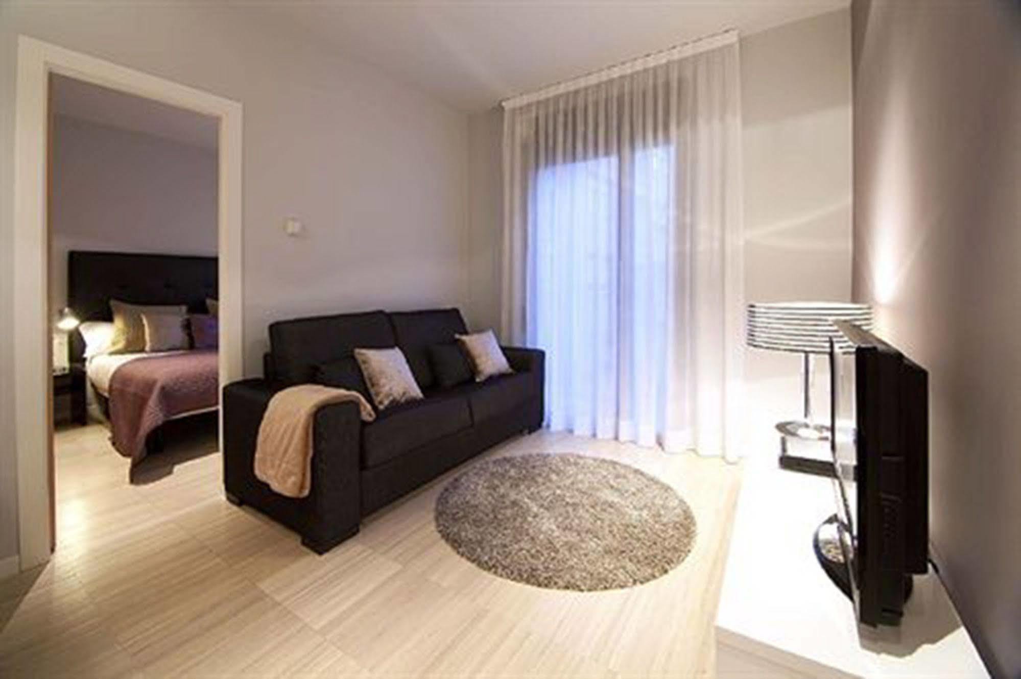 Mh Apartments Sant Pau Barcelona Exteriör bild